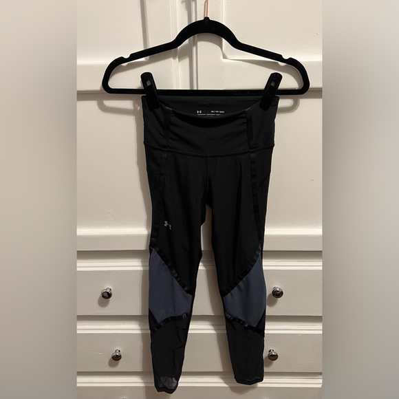 Under Armour Mesh Graphic Leggings - Picture 2 of 5